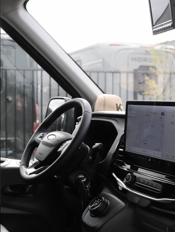 Kleine paardenvrachtwagen (B rijbewijs) Krismar HARAS 2026 Nieuw