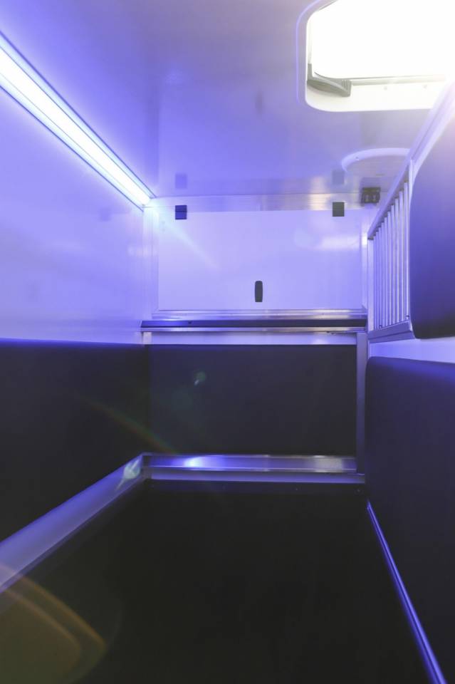 Kleine paardenvrachtwagen (B rijbewijs) Krismar HARAS  2026 Nieuw