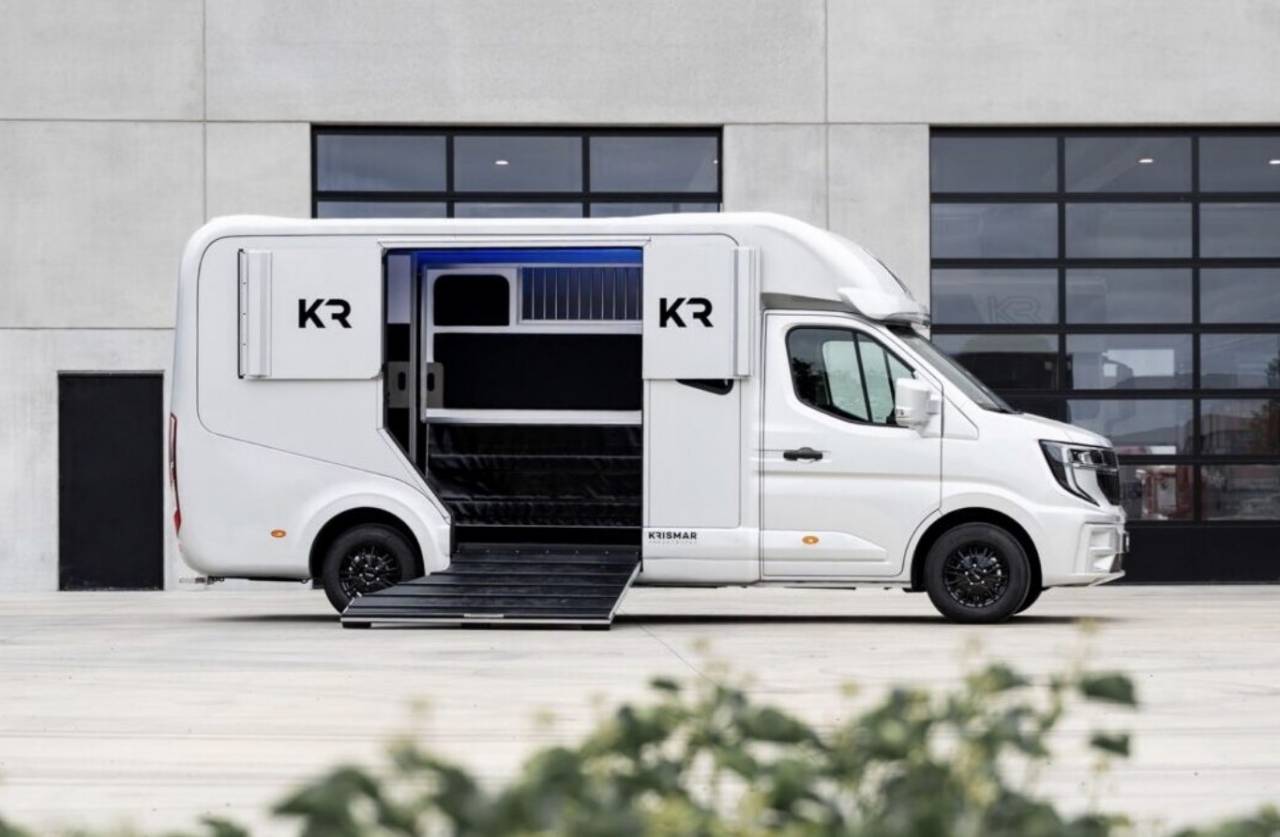 Kleine paardenvrachtwagen (B rijbewijs) Krismar HARAS LONG 2026 Nieuw