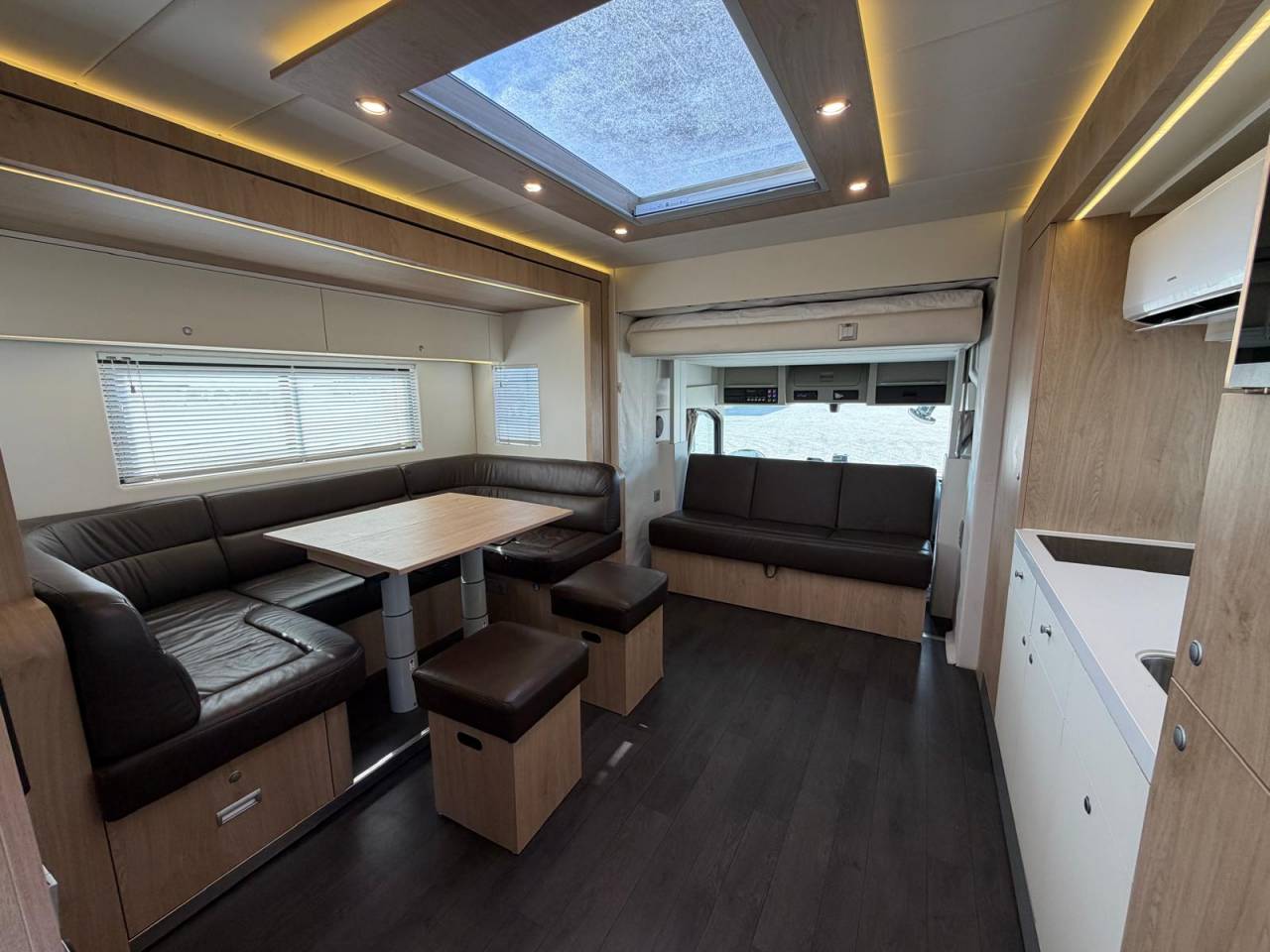 Zware paardenvrachtwagen (groot rijbewijs) Volvo STX 2018 Tweedehands