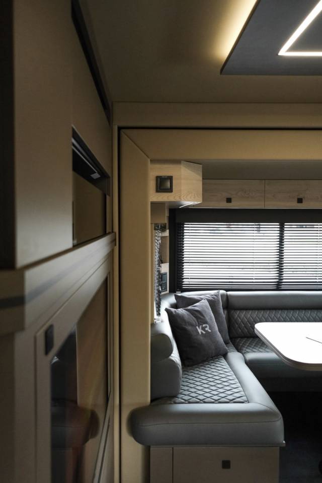 Zware paardenvrachtwagen (groot rijbewijs) Krismar EXCLUSIVE XL 6 2026 Nieuw
