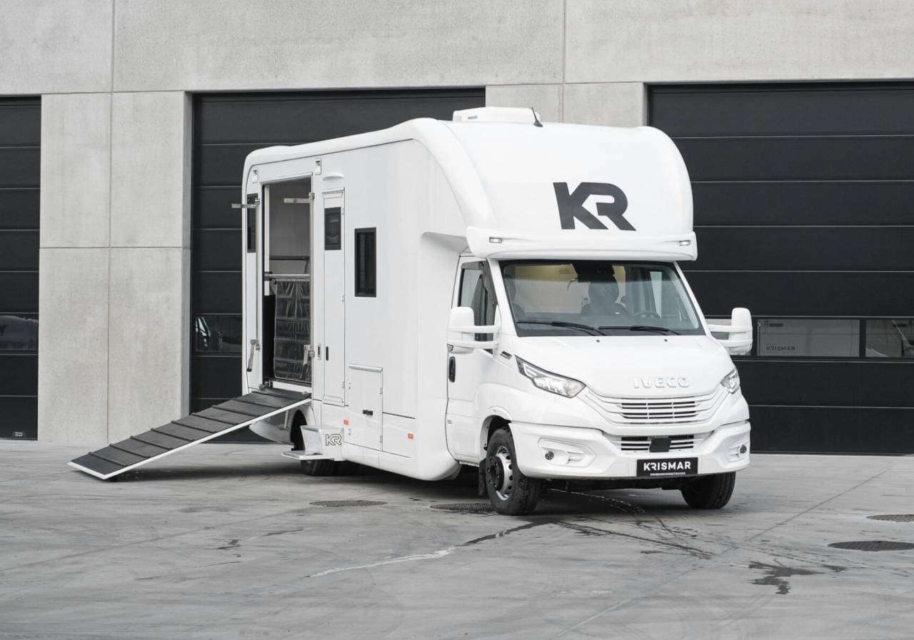 Zware paardenvrachtwagen (groot rijbewijs) Krismar COMFORT  2026 Nieuw
