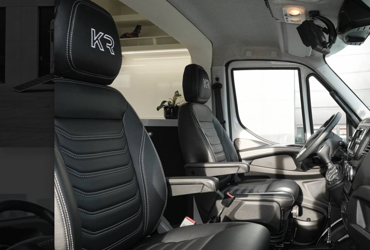 Zware paardenvrachtwagen (groot rijbewijs) Krismar COMFORT  2026 Nieuw
