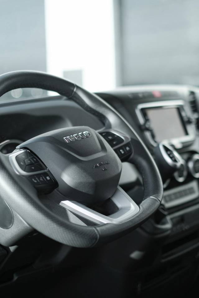Zware paardenvrachtwagen (groot rijbewijs) Krismar COMFORT  2026 Nieuw