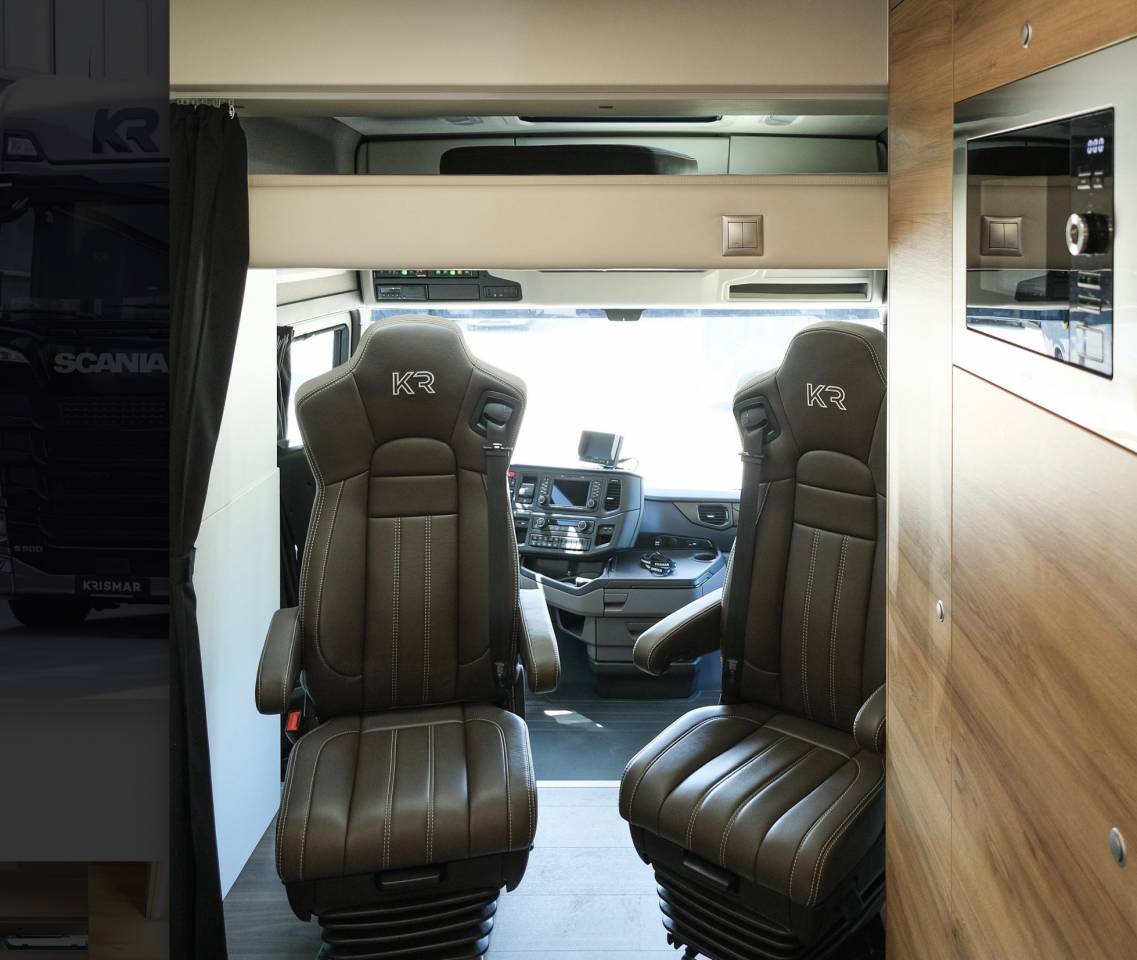 Zware paardenvrachtwagen (groot rijbewijs) Krismar PROFESSIONAL 7 2026 Nieuw