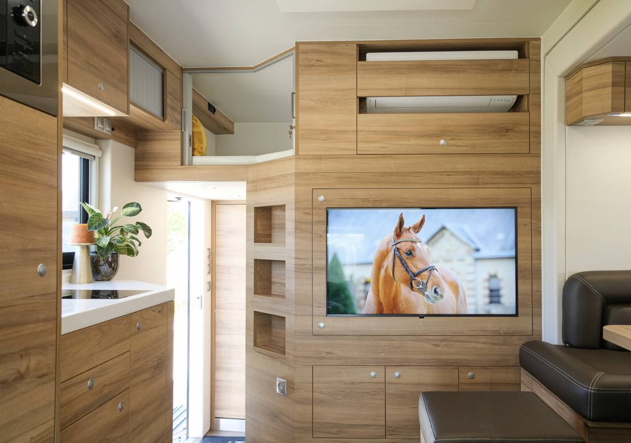 Zware paardenvrachtwagen (groot rijbewijs) Krismar PROFESSIONAL 7 2026 Nieuw