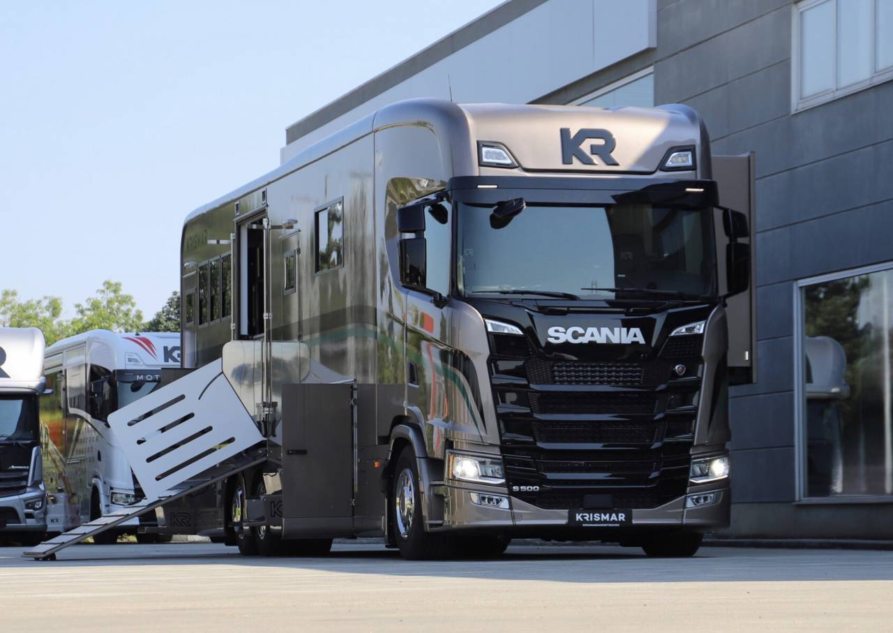 Zware paardenvrachtwagen (groot rijbewijs) Krismar PROFESSIONAL 7 2026 Nieuw