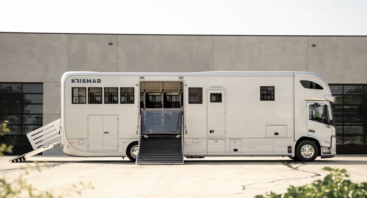 Zware paardenvrachtwagen (groot rijbewijs) Krismar PROFESSIONAL 8 2026 Nieuw