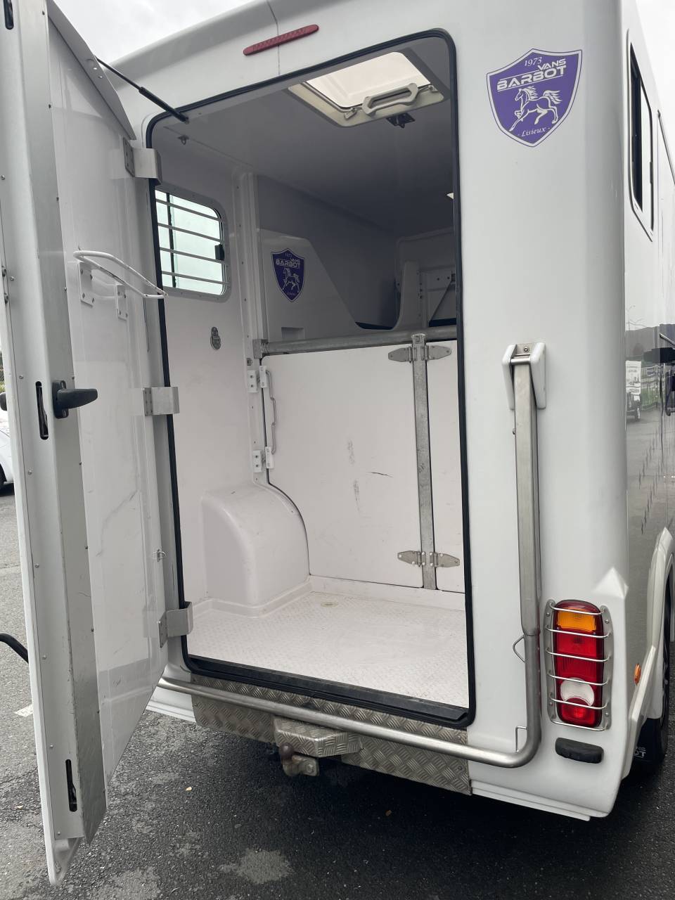 Kleine paardenvrachtwagen (B rijbewijs) Barbot Ducato 2024 Tweedehands