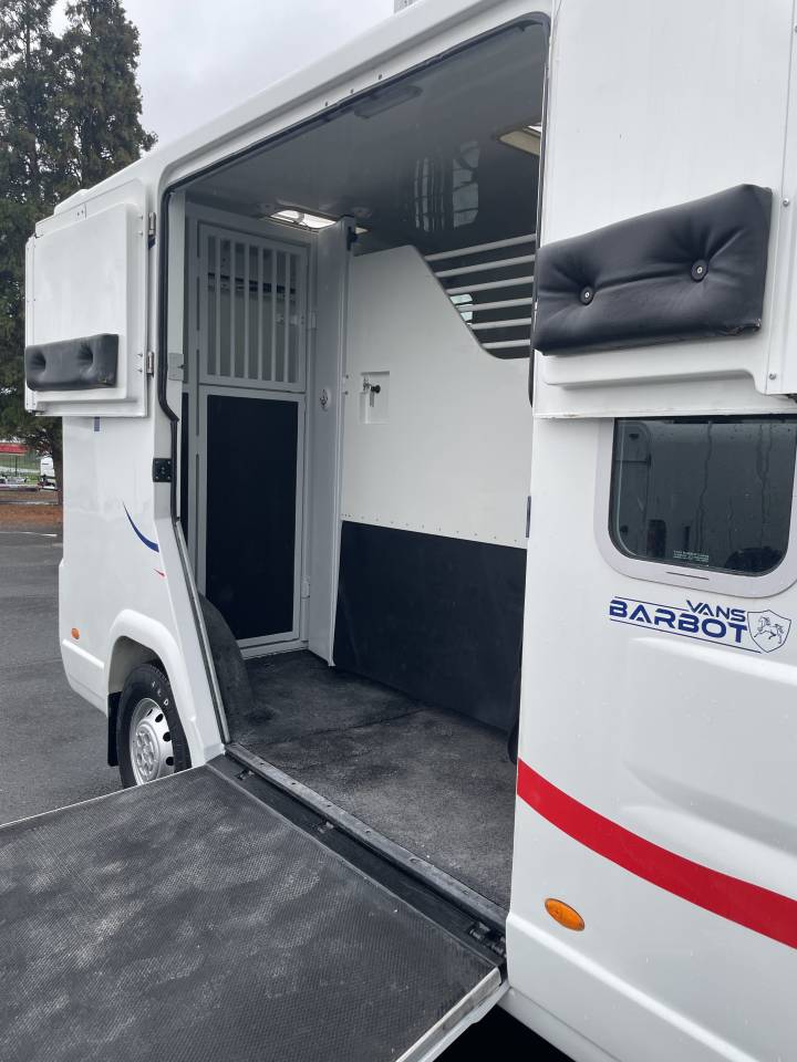 Kleine paardenvrachtwagen (B rijbewijs) Barbot Boxer 2014 Tweedehands