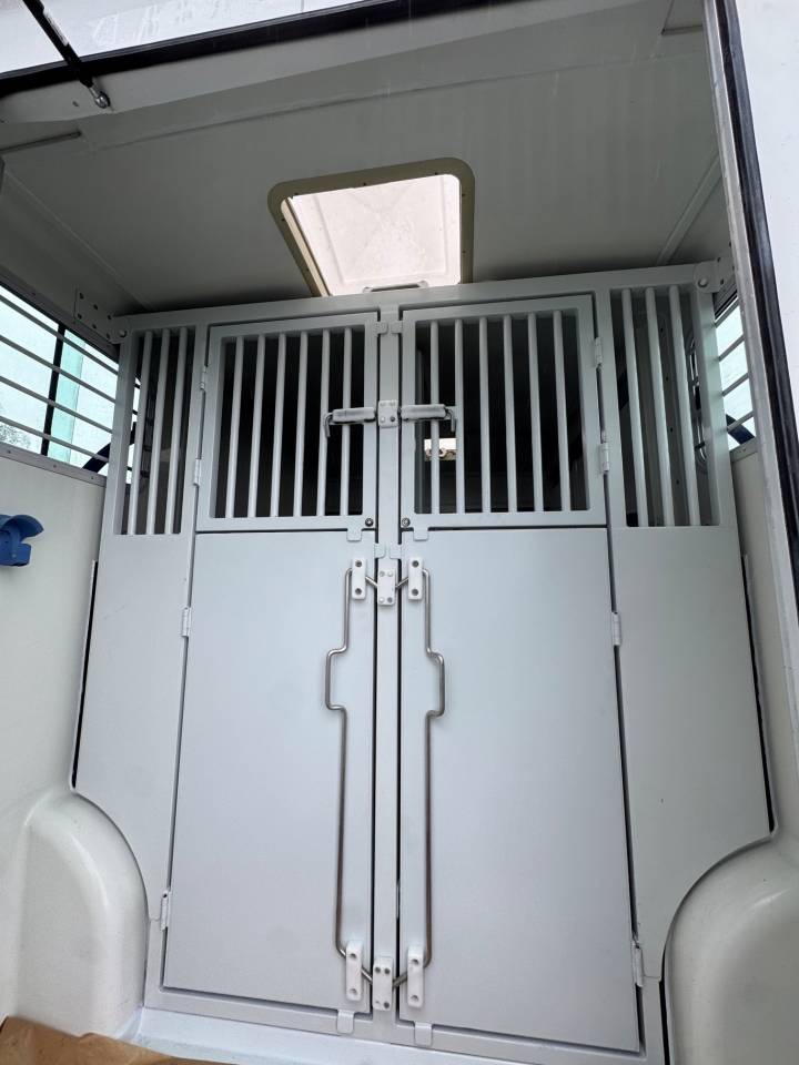 Kleine paardenvrachtwagen (B rijbewijs) Barbot Boxer 2014 Tweedehands