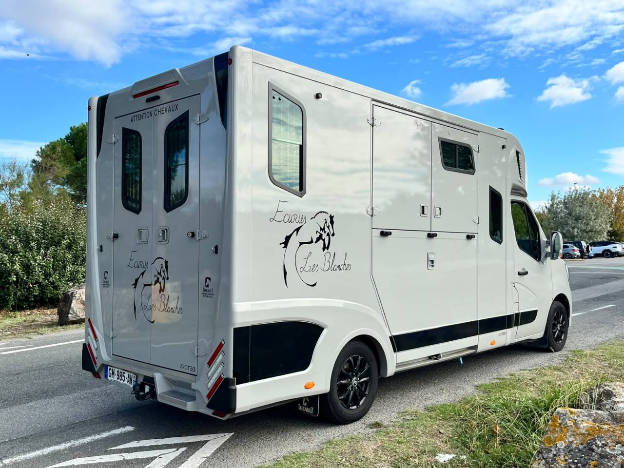 Kleine paardenvrachtwagen (B rijbewijs) Theault   Renault Master  - THEAULT Proton 5L 2023 Tweedehands