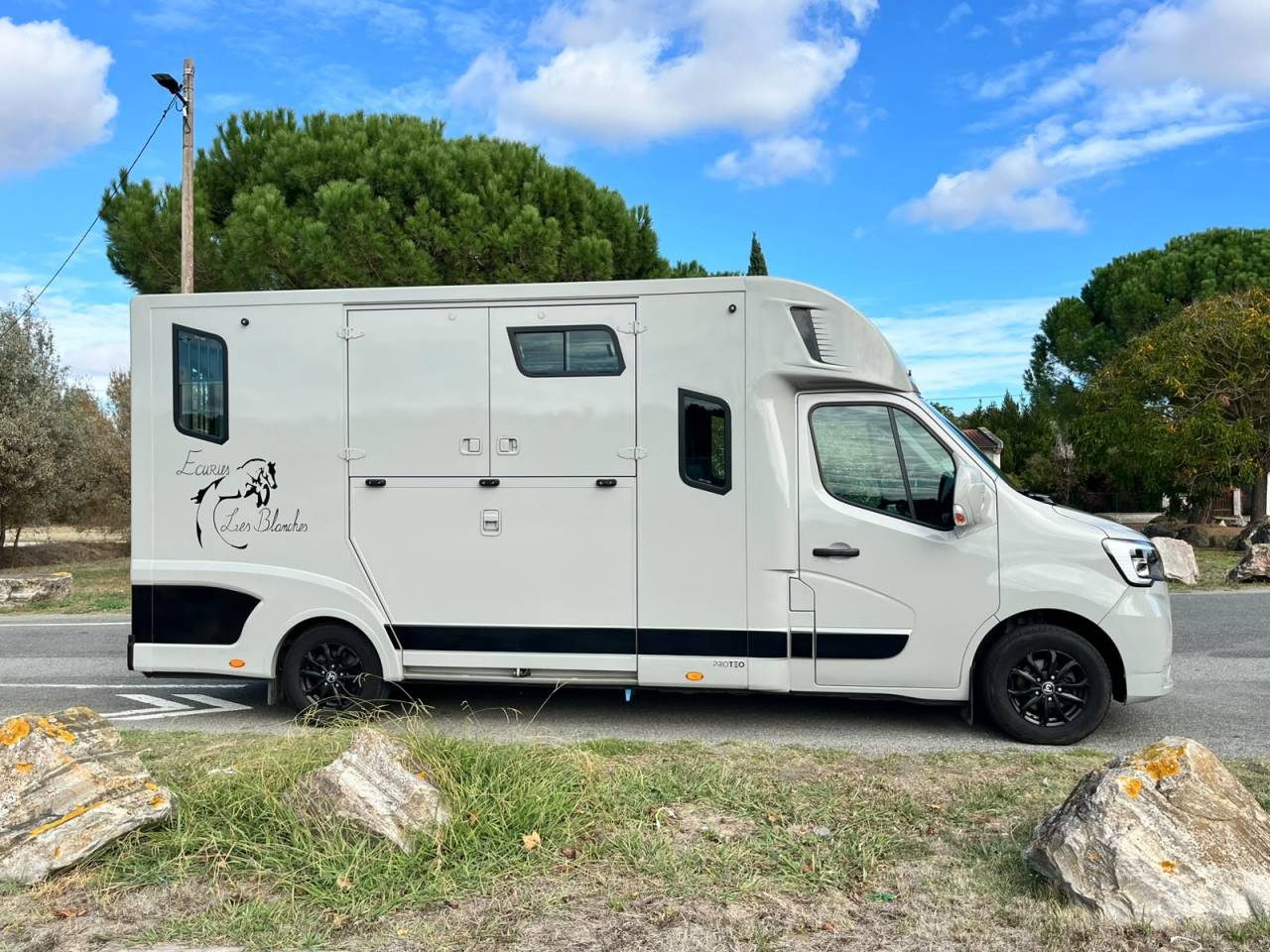 Kleine paardenvrachtwagen (B rijbewijs) Theault   Renault Master  - THEAULT Proton 5L 2023 Tweedehands
