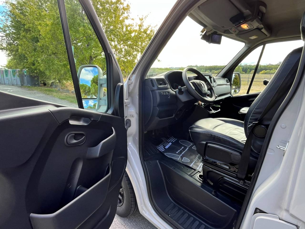 Kleine paardenvrachtwagen (B rijbewijs) Theault   Renault Master  - THEAULT Proton 5L 2023 Tweedehands