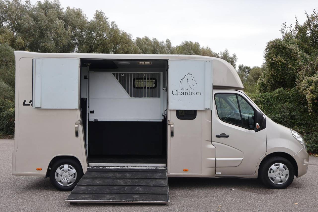 Kleine paardenvrachtwagen (B rijbewijs) Chardron CHARDRON 2015 Tweedehands
