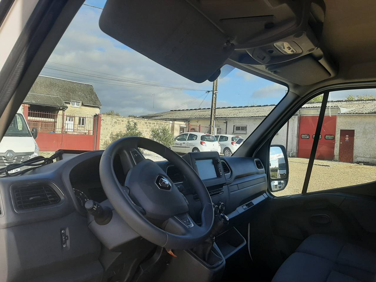 Kleine paardenvrachtwagen (B rijbewijs) Renault Master 2022 Tweedehands