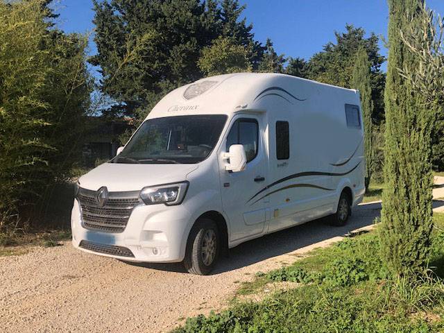 Kleine paardenvrachtwagen (B rijbewijs) Renault barbot XL 2020 Tweedehands