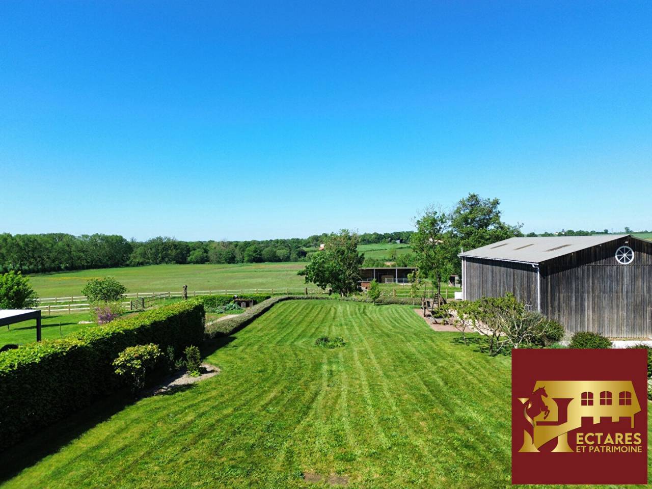 Paarden accommodatie Koop Vend&eacute;e