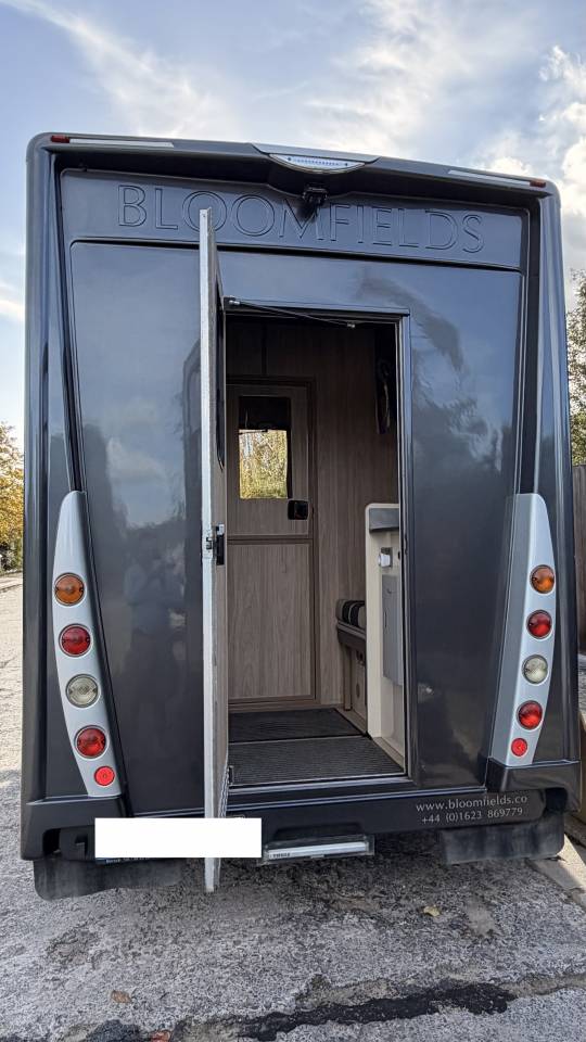 Kleine paardenvrachtwagen (B rijbewijs) Bloomfields Bloomfields Eventer Compact 3.5T 2018 Tweedehands