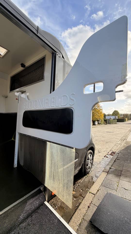 Kleine paardenvrachtwagen (B rijbewijs) Bloomfields Bloomfields Eventer Compact 3.5T 2018 Tweedehands