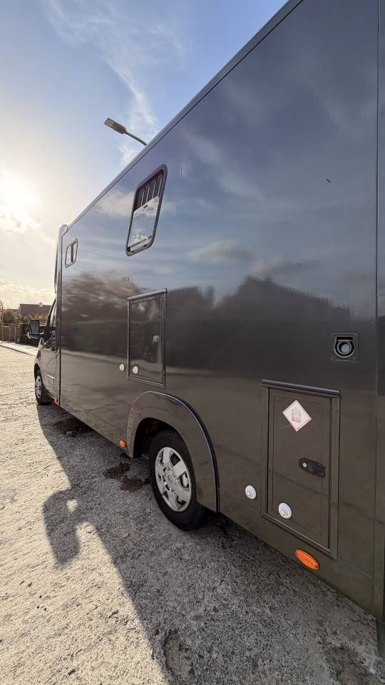 Kleine paardenvrachtwagen (B rijbewijs) Bloomfields Bloomfields Eventer Compact 3.5T 2018 Tweedehands