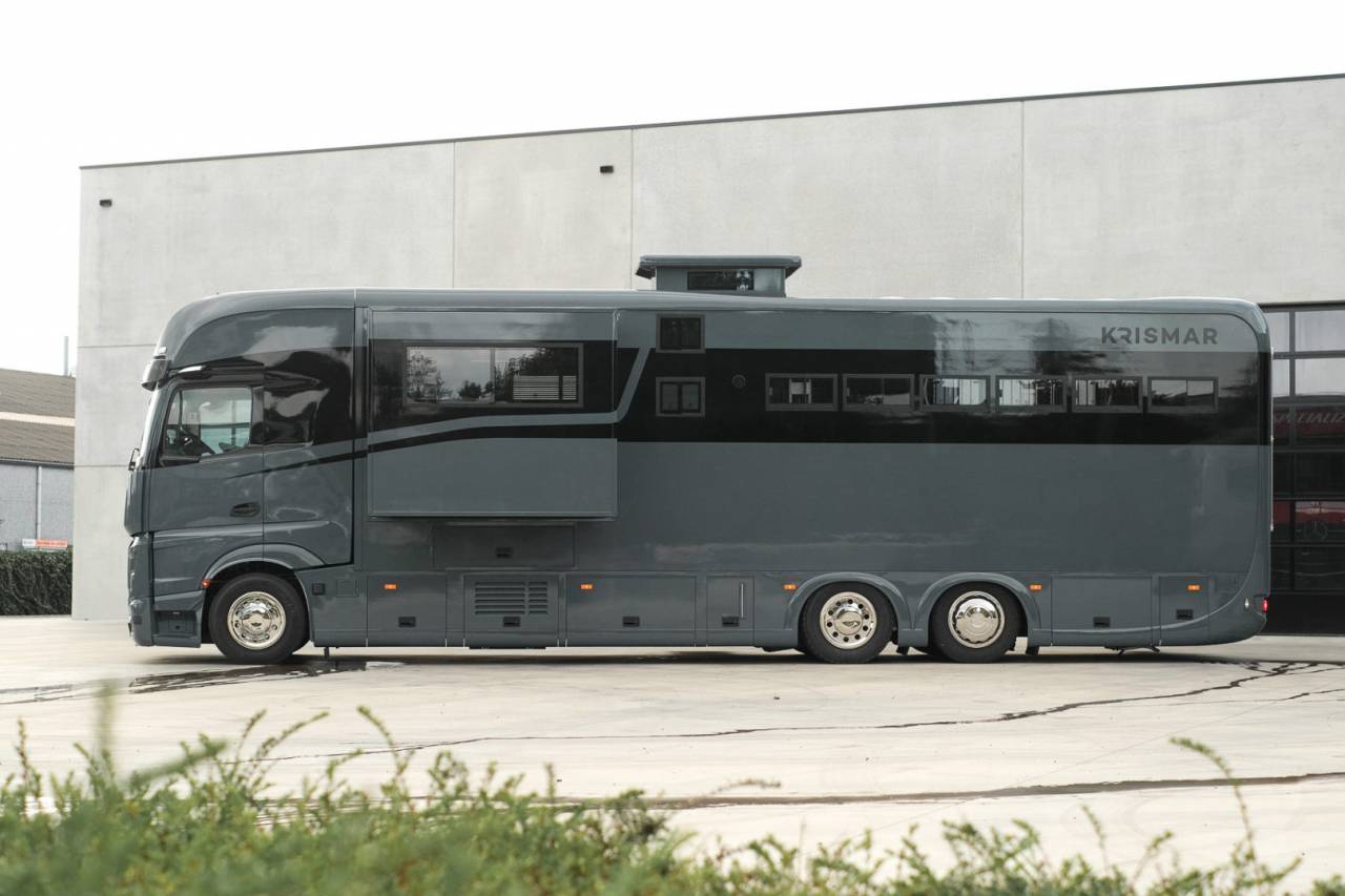 Zware paardenvrachtwagen (groot rijbewijs) Krismar Mercedes-Benz Gigaspace 2548 2026 Nieuw