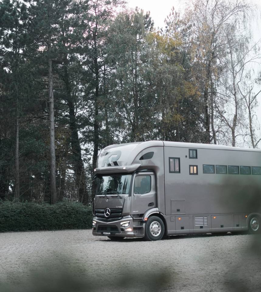Zware paardenvrachtwagen (groot rijbewijs) Krismar Mercedes-Benz Classicspace 2640 2026 Nieuw