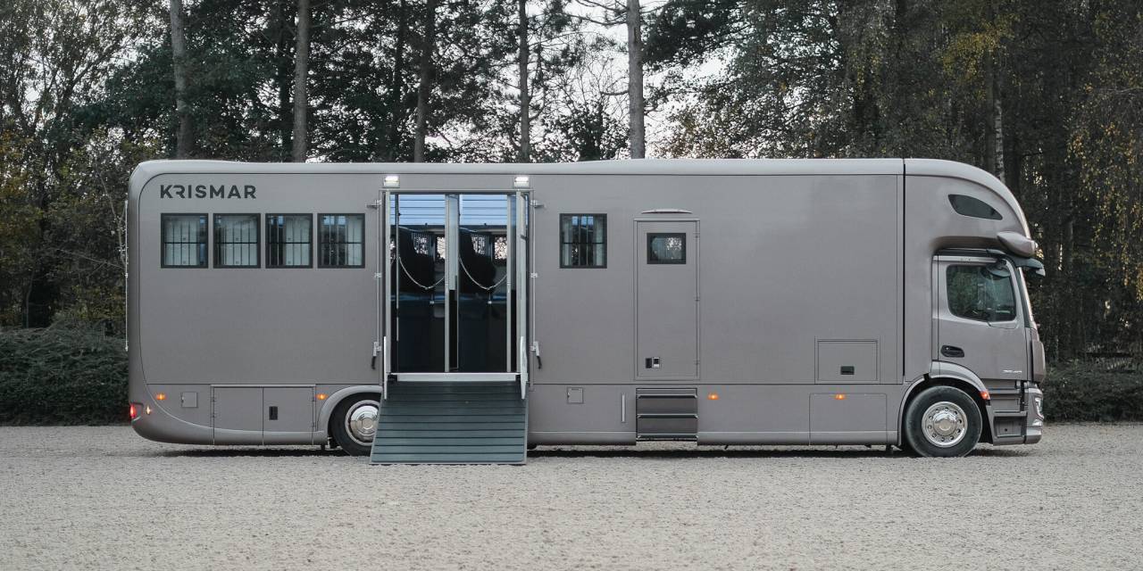 Zware paardenvrachtwagen (groot rijbewijs) Krismar Mercedes-Benz Classicspace 2640 2026 Nieuw