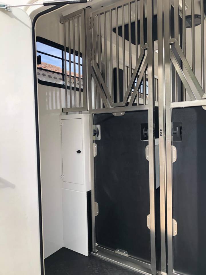 Kleine paardenvrachtwagen (B rijbewijs) Trans Box SVELTO 3S 2024 Nieuw