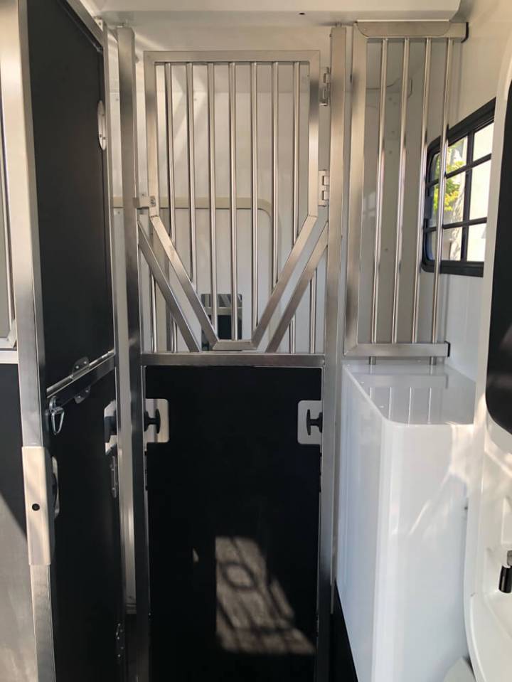 Kleine paardenvrachtwagen (B rijbewijs) Trans Box SVELTO 5 S 2024 Nieuw