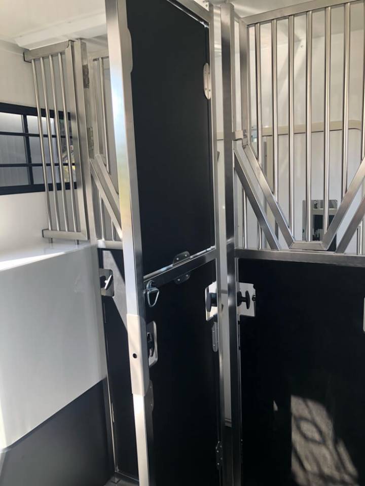 Kleine paardenvrachtwagen (B rijbewijs) Trans Box SVELTO 5 S 2024 Nieuw