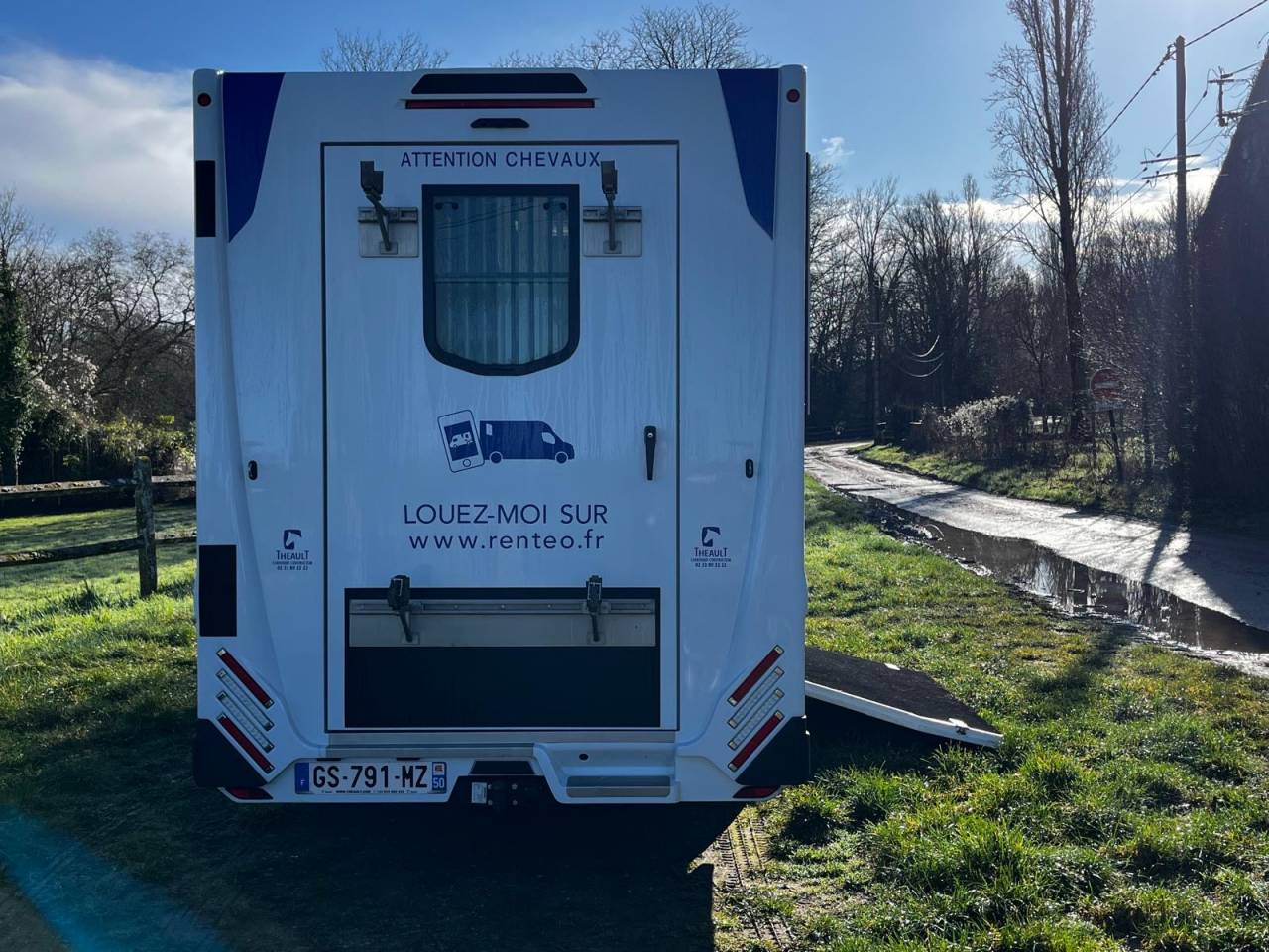 Kleine paardenvrachtwagen (B rijbewijs) Theault Proteo 5L Fit 2023 Tweedehands