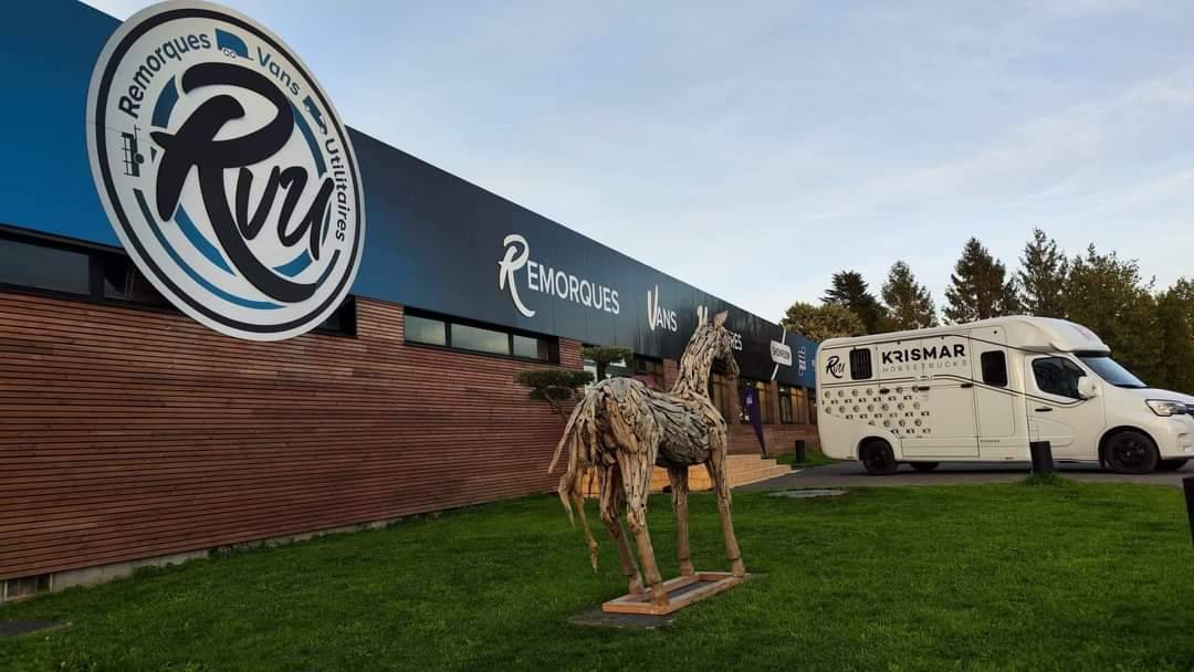 Kleine paardenvrachtwagen (B rijbewijs) Krismar  2023 Nieuw