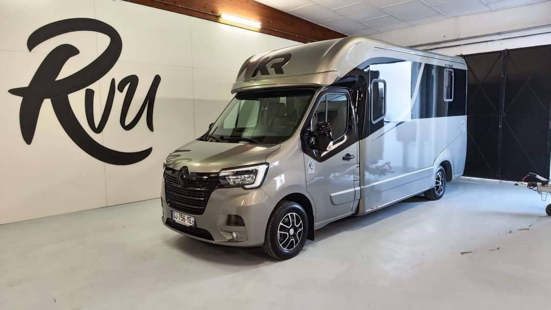 Kleine paardenvrachtwagen (B rijbewijs) Krismar  2023 Nieuw