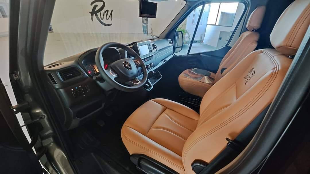 Kleine paardenvrachtwagen (B rijbewijs) Krismar  2023 Nieuw