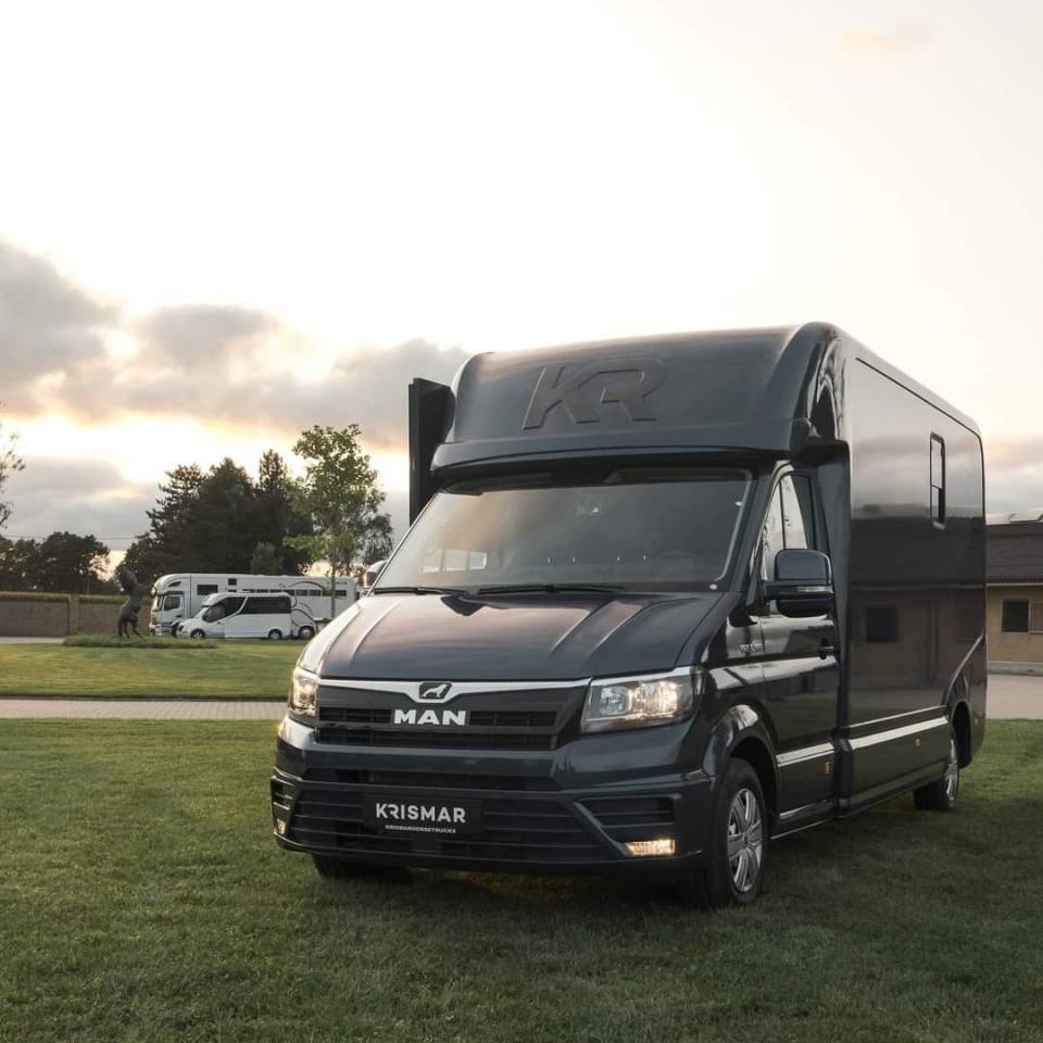 Kleine paardenvrachtwagen (B rijbewijs) Krismar  2023 Nieuw