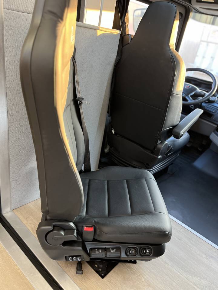 Zware paardenvrachtwagen (groot rijbewijs) Scania SCANIA 0 Nieuw