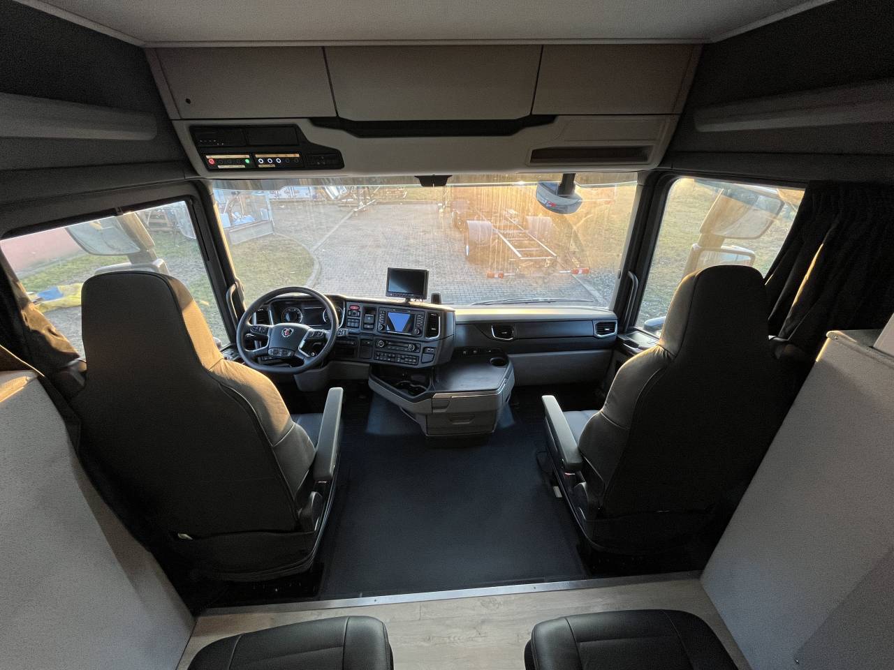 Zware paardenvrachtwagen (groot rijbewijs) Scania SCANIA 0 Nieuw