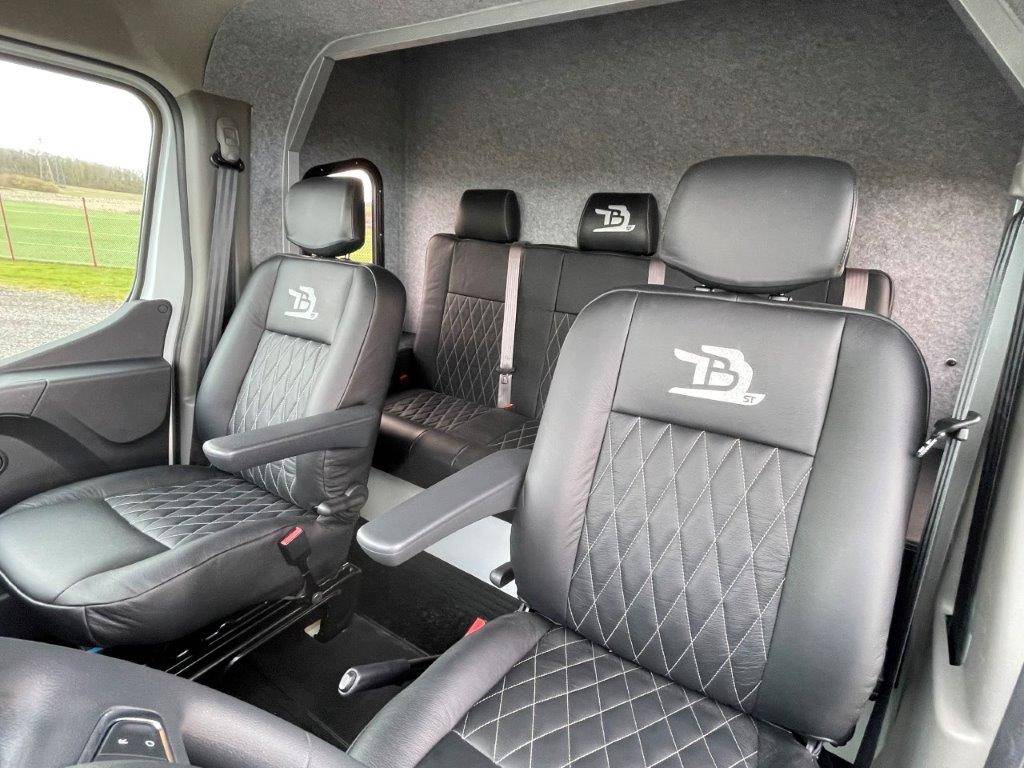 Kleine paardenvrachtwagen (B rijbewijs) Renault Master 2023 Nieuw