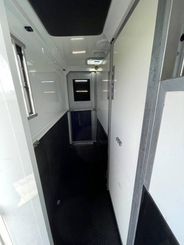 Paardentrailers STX HARAS 2 Paarden 2019 Tweedehands