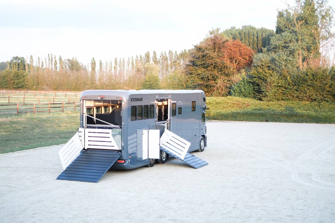 Zware paardenvrachtwagen (groot rijbewijs) Krismar Professionnelle / Exclusive 2023 Nieuw