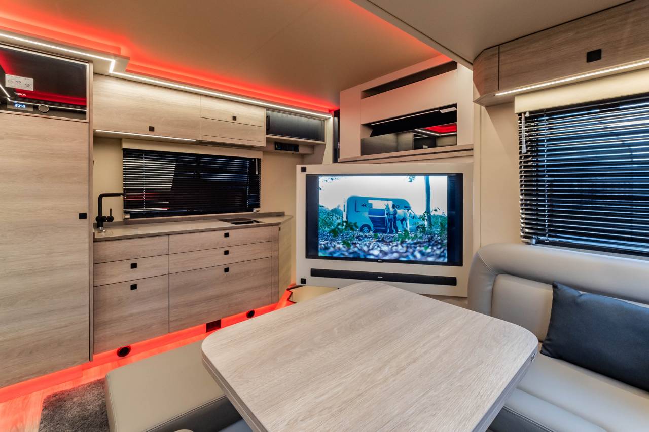 Zware paardenvrachtwagen (groot rijbewijs) Krismar Professionnelle / Exclusive 2023 Nieuw