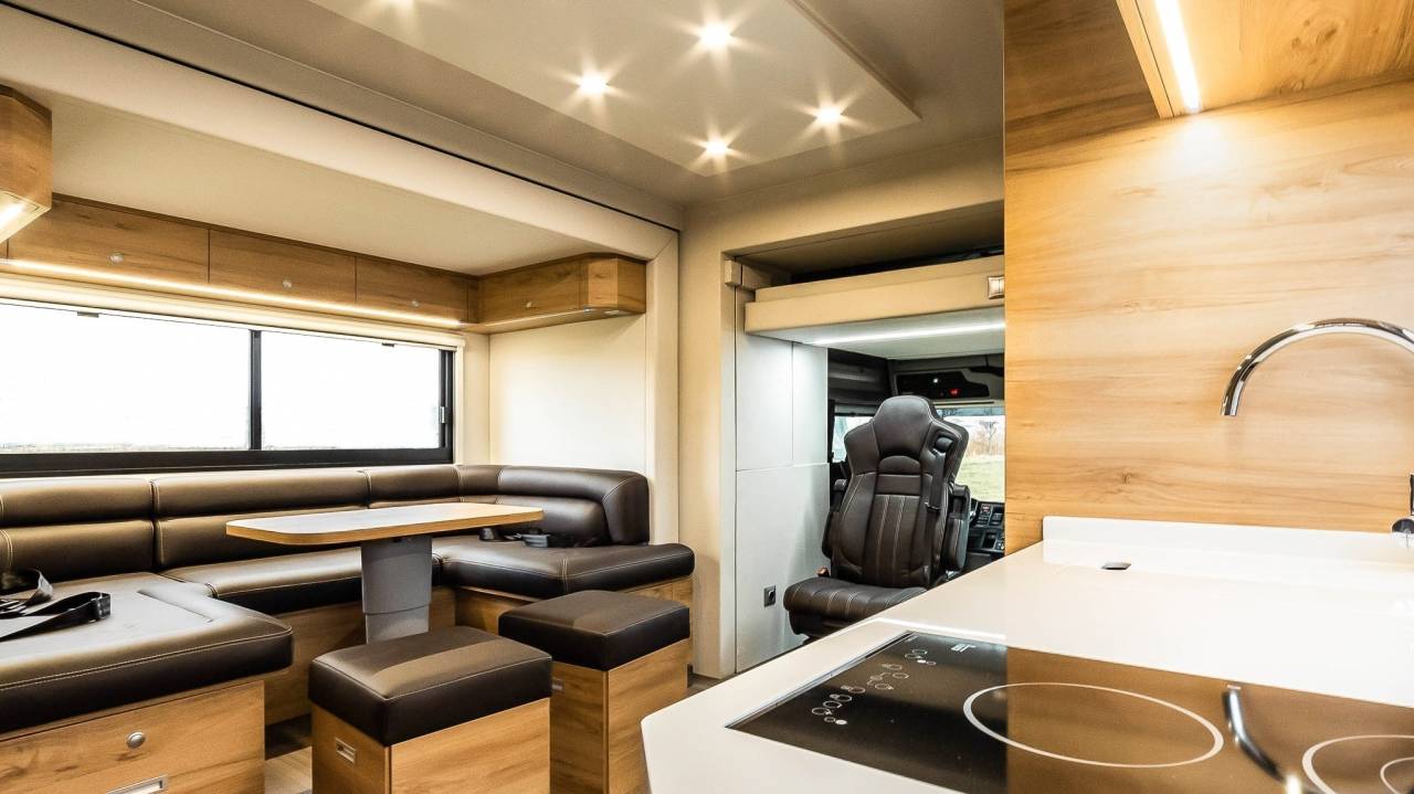 Zware paardenvrachtwagen (groot rijbewijs) Krismar Professionnelle / Exclusive 2023 Nieuw