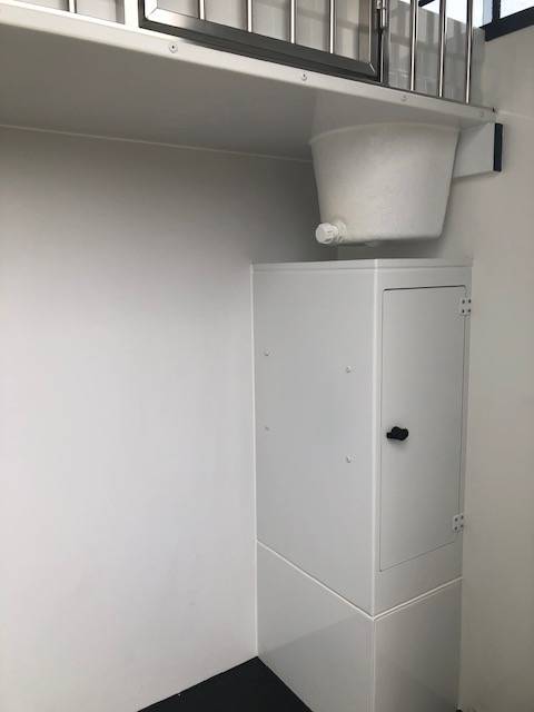 Kleine paardenvrachtwagen (B rijbewijs) Trans Box SVELTO 4 R 2023 Nieuw