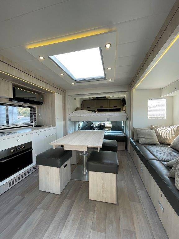 Zware paardenvrachtwagen (groot rijbewijs) STX MERCEDES 2018 Tweedehands