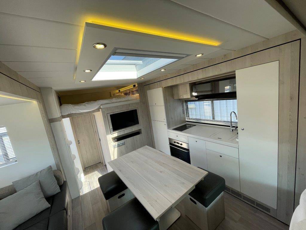 Zware paardenvrachtwagen (groot rijbewijs) STX MERCEDES 2018 Tweedehands