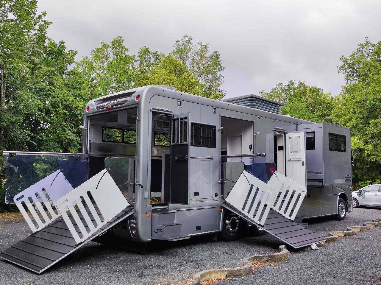 Zware paardenvrachtwagen (groot rijbewijs) STX MERCEDES 2018 Tweedehands