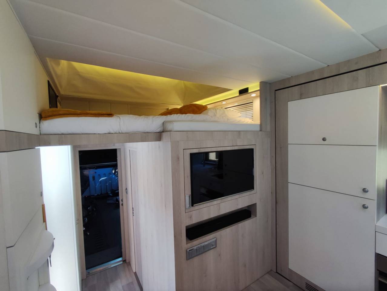 Zware paardenvrachtwagen (groot rijbewijs) STX MERCEDES 2018 Tweedehands