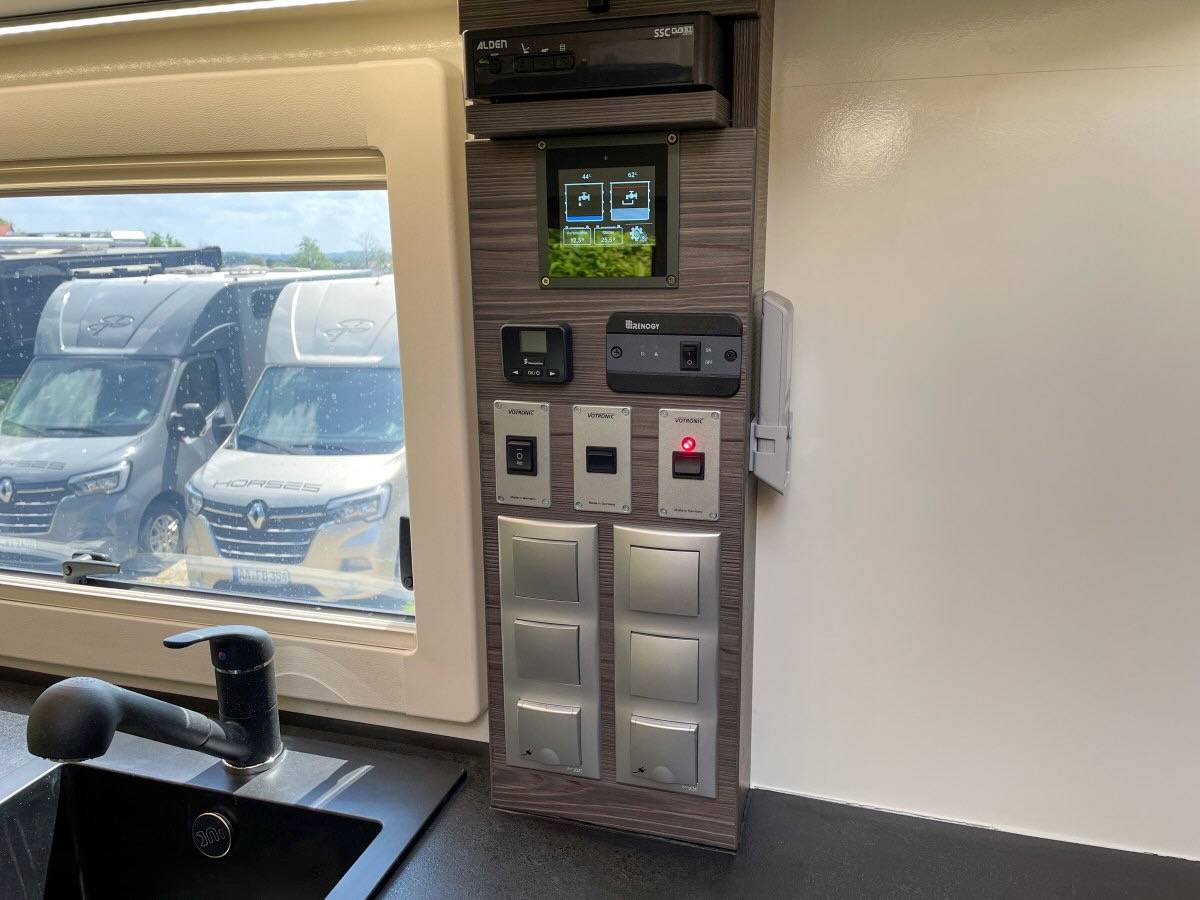 Zware paardenvrachtwagen (groot rijbewijs) Mercedes MERCEDES-BENZ 0 Tweedehands