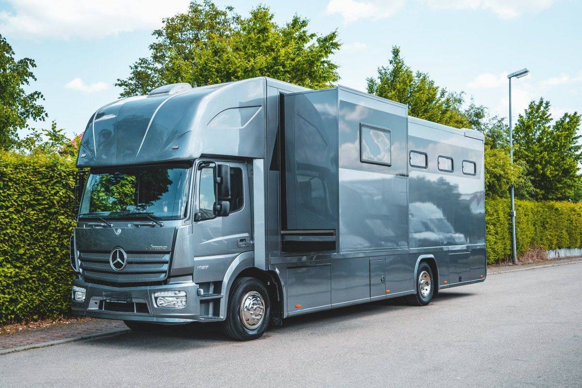 Zware paardenvrachtwagen (groot rijbewijs) Mercedes MERCEDES-BENZ 0 Tweedehands